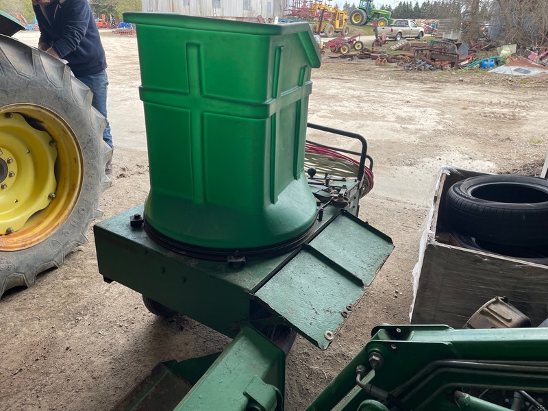 Hay/Forage/Livestock  WIC Electric Bale Chopper Photo